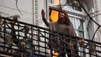 Prisión domiciliaria para Cristina Kirchner: el juez ordenó que use tobillera electrónica